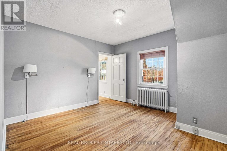 29056029/43-reid-avenue/civic-hospital/ottawa/ontario/K1Y1S5_24