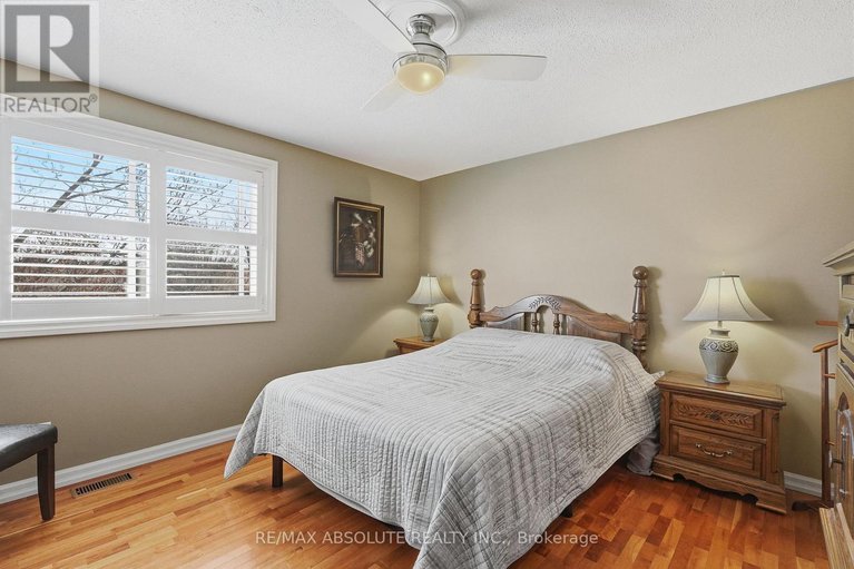 29579174/1594-st-georges-street/bilberry-creekqueenswood-heights/ottawa/ontario/K1E2M9_17