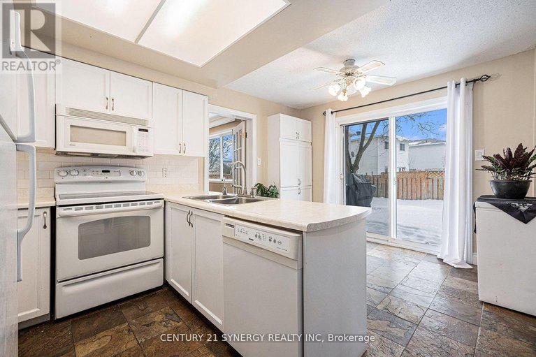 28579291/666-mathieu-way/fallingbrookpineridge/ottawa/ontario/K4A2R4_12