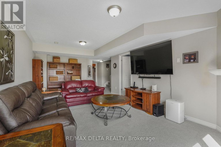 29651790/2225-marble-crescent/town-of-rockland/clarence-rockland/ontario/K4K0G9_27