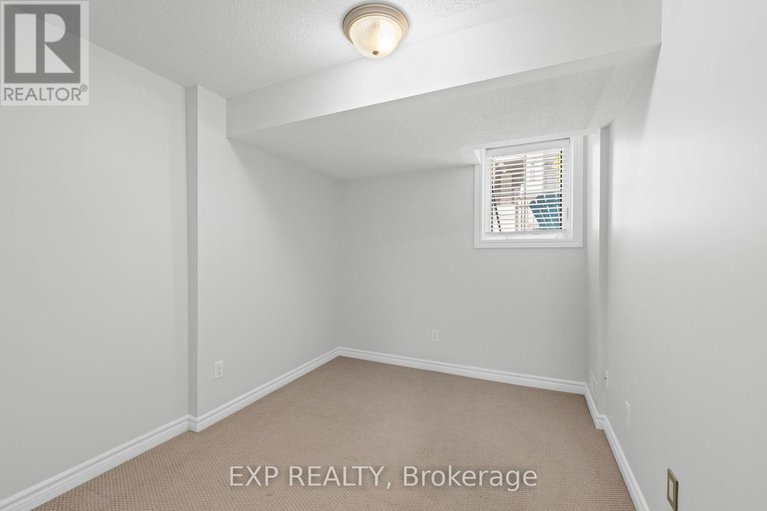 28826800/114-a-lindenshade-drive/strandherd/ottawa/ontario/K2J5R5_28
