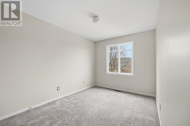 29125287/137-hearst-way/katimavik/ottawa/ontario/K2L4G5_18