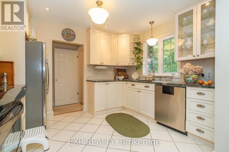 29139161/504-thessaly-circle/alta-vistafaircrest-heights/ottawa/ontario/K1H5W5_16