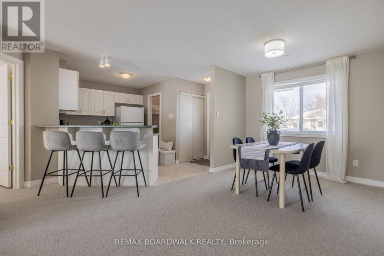 29301147/206-oak-leaf-private/richmond/ottawa/ontario/K0A2Z0_2