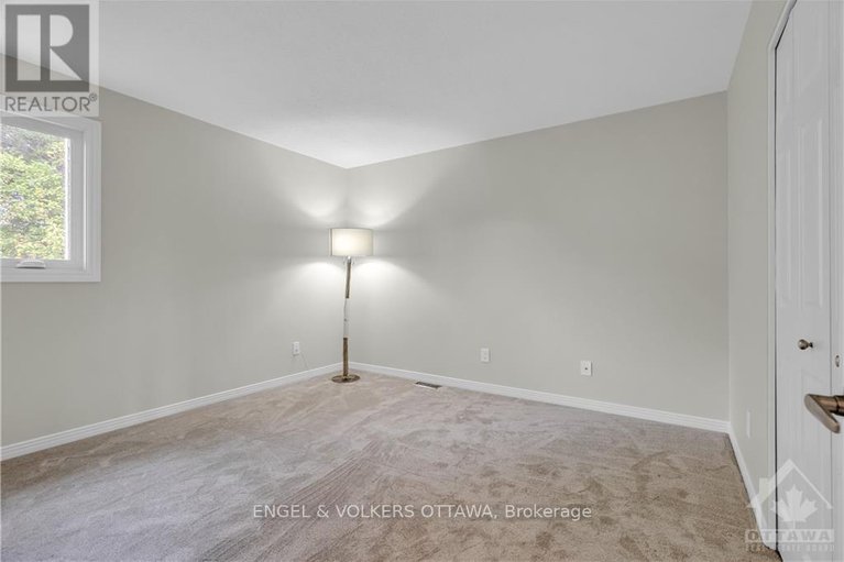 28611833/2177-lenester-avenue/mckellar-heightsglabar-park/ottawa/ontario/K2A4A9_19