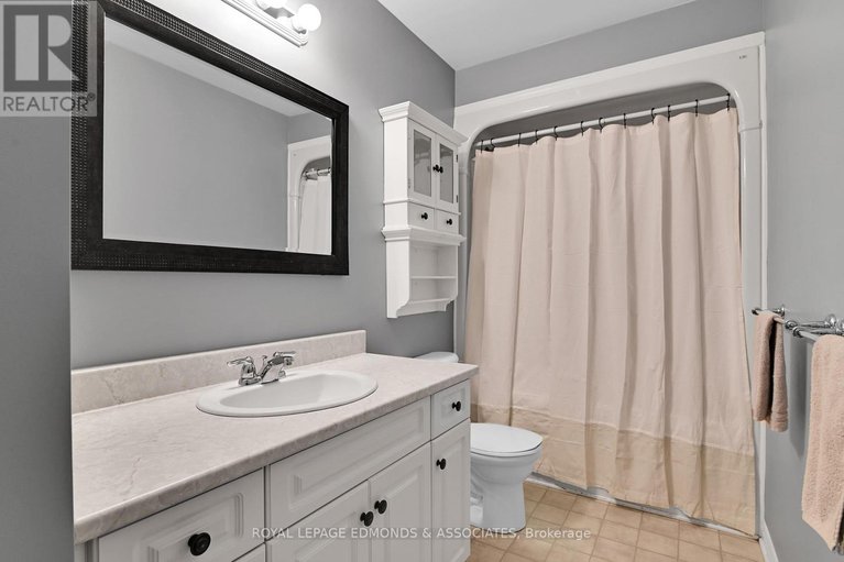 28381416/91-haramis-drive/renfrew/renfrew/ontario/K7V4M4_13