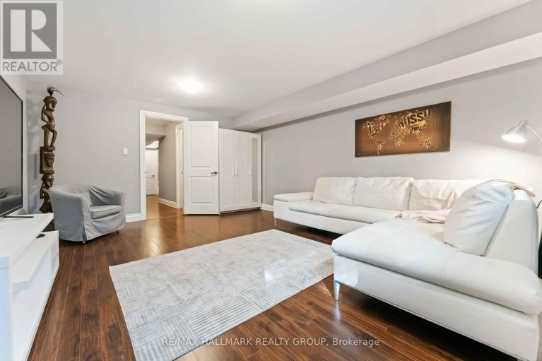 28931176/a-142-queen-mary-street/overbrookcastle-heights/ottawa/ontario/K1K1X5_27