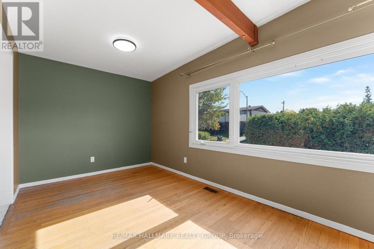 28943105/2437-tupper-avenue/hawthorne-meadows/ottawa/ontario/K1G1G6_7