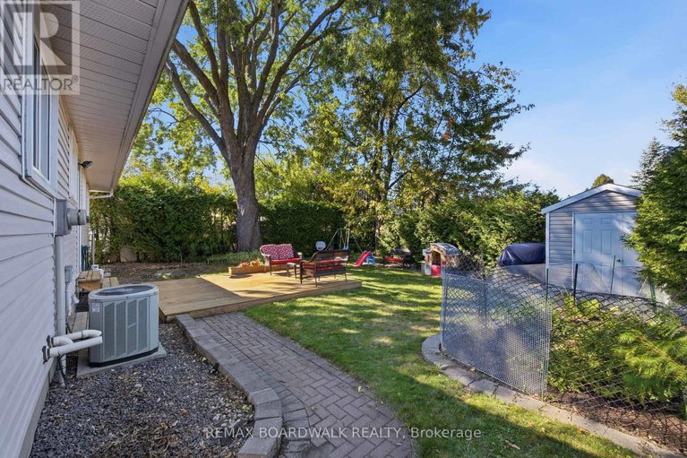 29355191/1381-matheson-road/carson-grove/ottawa/ontario/K1J8B5_45