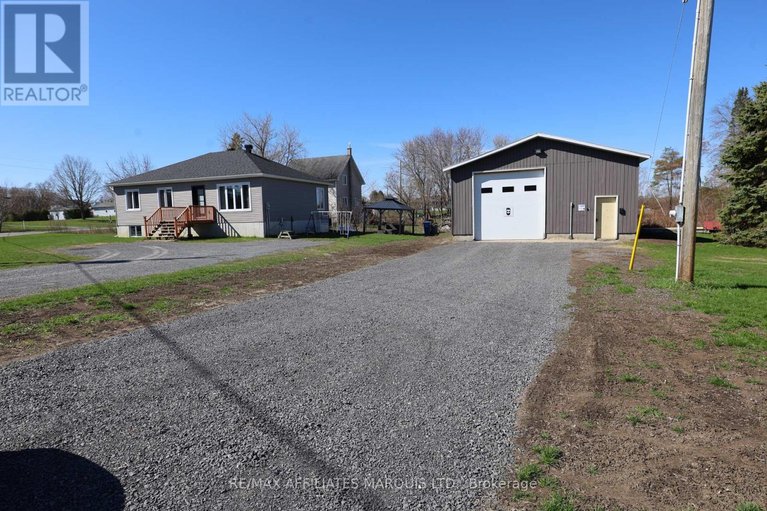 29444541/6769-st-polycarp-street/moose-creek/north-stormont/ontario/K0C1W0_22