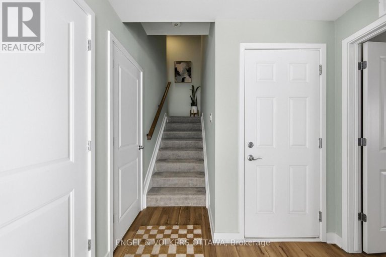 29401223/138-visor-private/emerald-meadowstrailwest/ottawa/ontario/K2V0S6_4