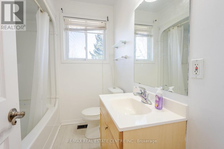 29227015/231-perth-street/brockville/brockville/ontario/K6V5E7_17