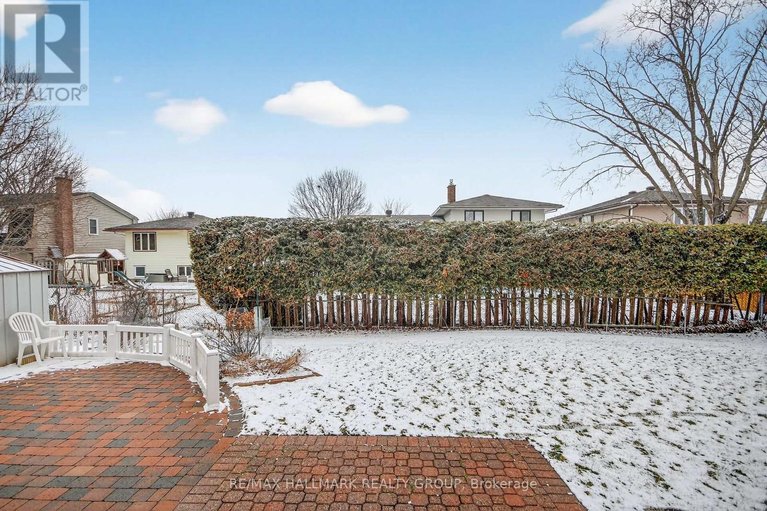 29582128/1050-plante-drive/hunt-clubwestern-community/ottawa/ontario/K1V9E6_48