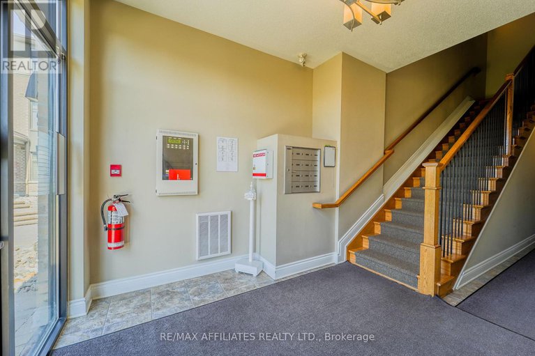 28830419/201-220-janka-private/emerald-meadowstrailwest/ottawa/ontario/K2V0E6_4