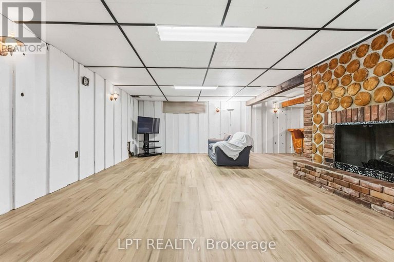 29367763/1471-northdale-street/pineview/ottawa/ontario/K1B4G7_20