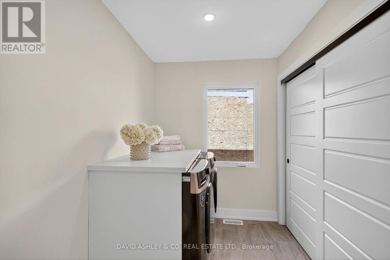 28963982/612-tweedsmuir-avenue/westborohampton-park/ottawa/ontario/K1Z5P3_26