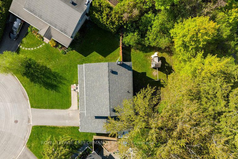 28308473/2045-deerhurst-court/beacon-hill-north/ottawa/ontario/K1J8H2_37