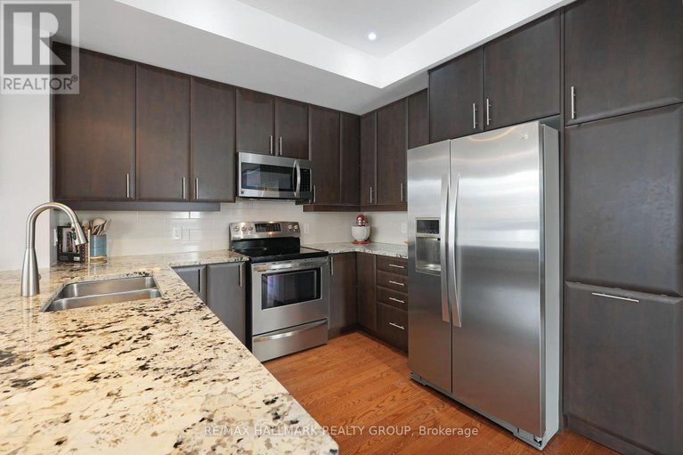 29303605/1111-north-river-road/overbrook/ottawa/ontario/K1K3W2_20