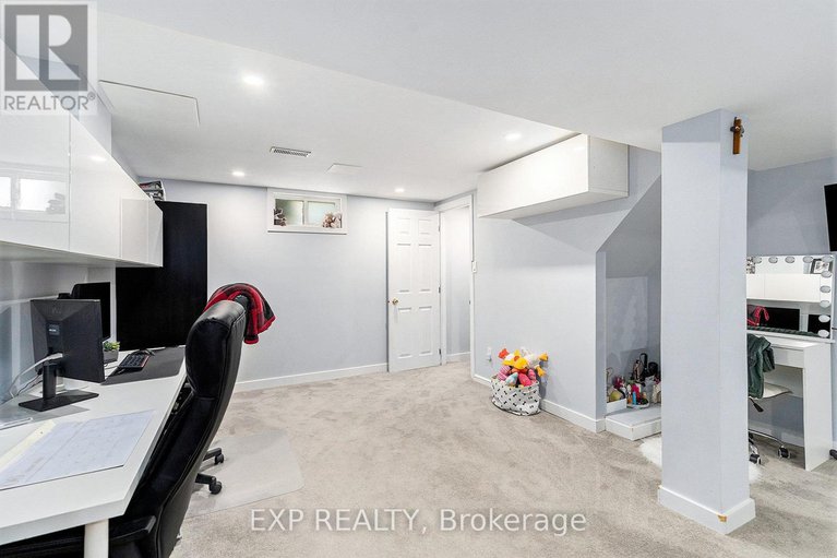 28484496/d-1520-beaverpond-drive/pineview/ottawa/ontario/K1B3R9_24