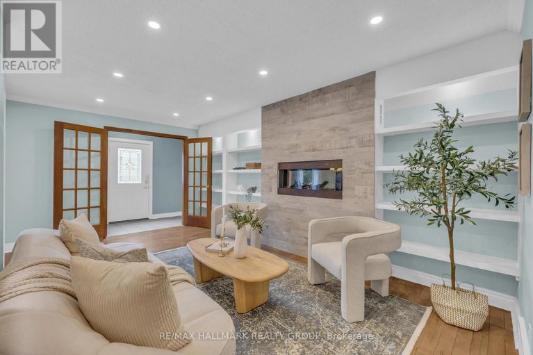 28280542/8-scharf-lane/glencairnhazeldean/ottawa/ontario/K2L2K2_5