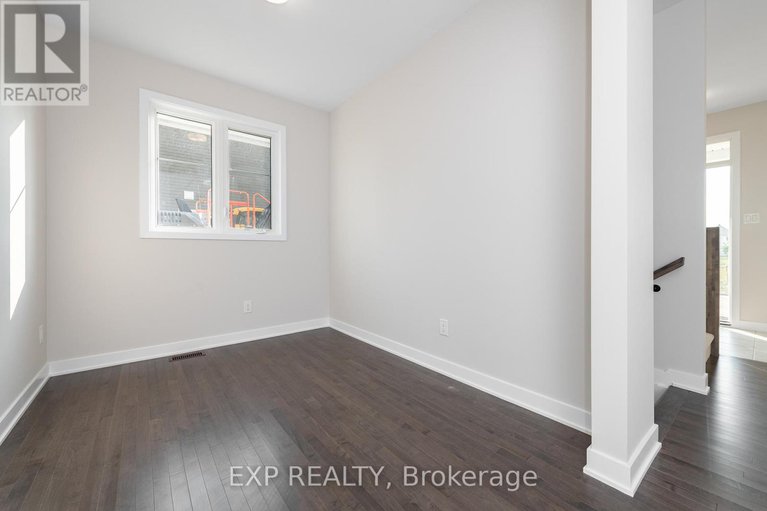 28594727/611-terrier-circle/goulbourn-twp-from-franktown-rdsouth-to-rideau/ottawa/ontario/K0A2Z0_4
