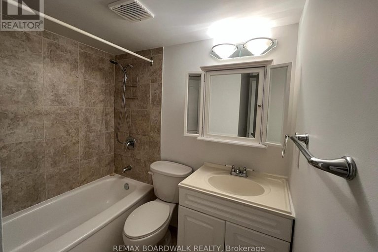 29597974/403-555-brittany-drive/viscount-alexander-park/ottawa/ontario/K1K4C5_14