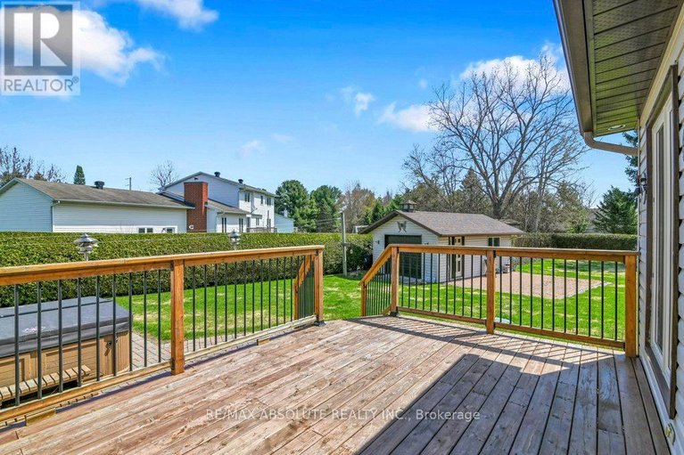 29665092/535-gascon-street/village-of-russell/russell/ontario/K4R1C6_31