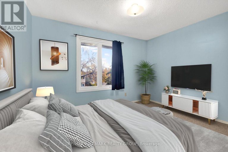 29038840/1415-plumber-avenue/carson-grove/ottawa/ontario/K1K4B2_25