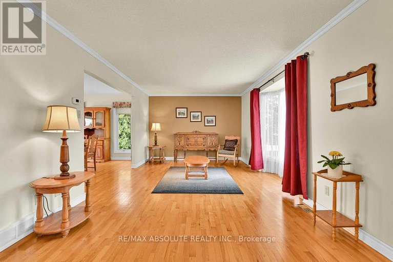 29665092/535-gascon-street/village-of-russell/russell/ontario/K4R1C6_4