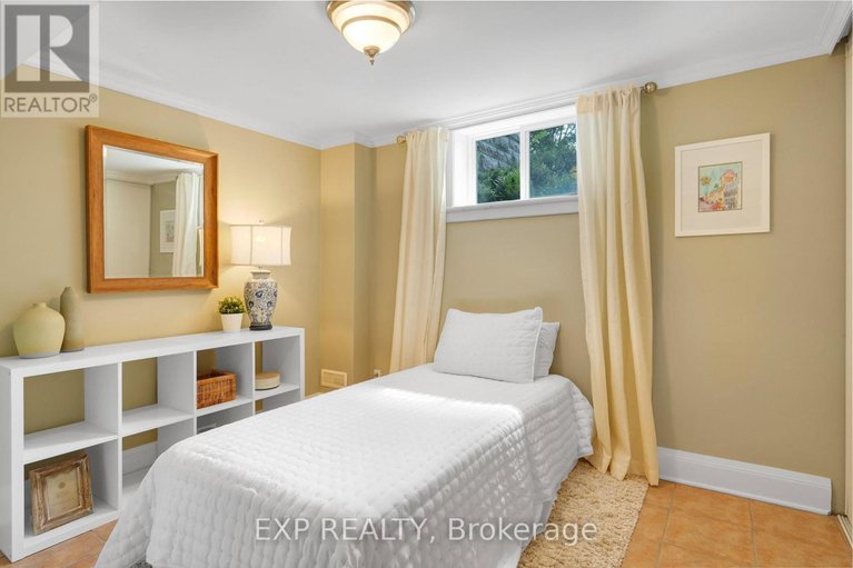 27934757/72-delong-drive/rothwell-heights/ottawa/ontario/K1J7E1_16