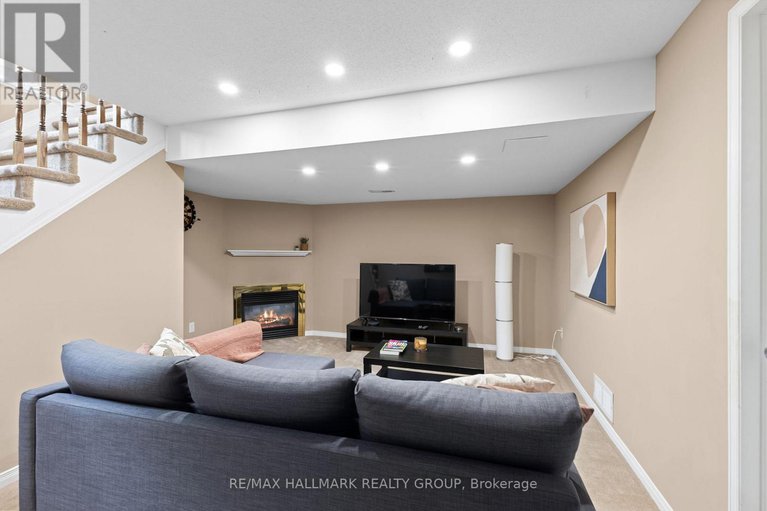 29392389/404-wisteria-crescent/riverside-south/ottawa/ontario/K1V0P1_35