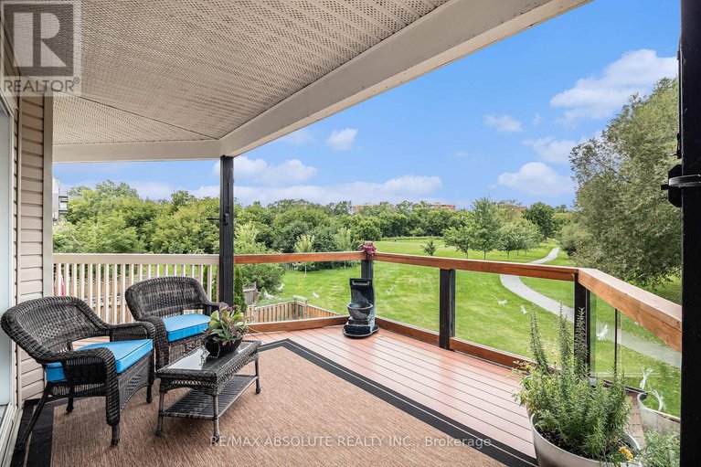 28323111/47-robinson-avenue/sandy-hill/ottawa/ontario/K1N8N8_7