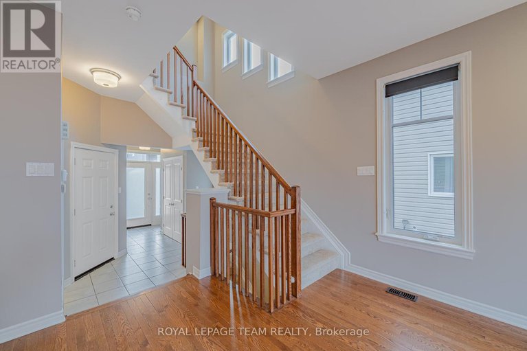 28252866/768-cedar-creek-drive/blossom-parkkemp-parkfindlay-creek/ottawa/ontario/K1T0B2_23