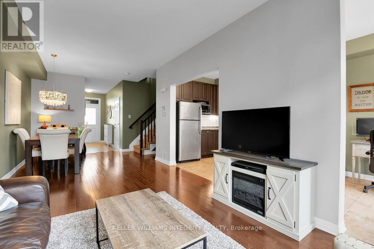 28498842/101-hawkeswood-drive/riverside-southgloucester-glen/ottawa/ontario/K4M0C1_9