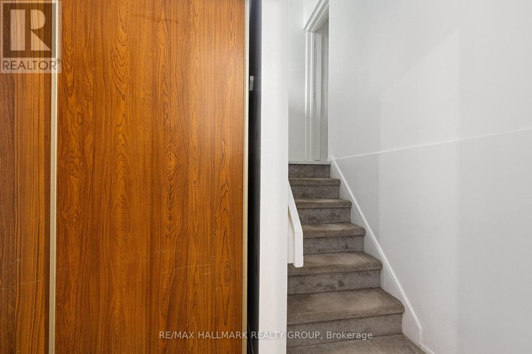 28993816/137-3445-uplands-drive/hunt-club/ottawa/ontario/K1V9N5_19