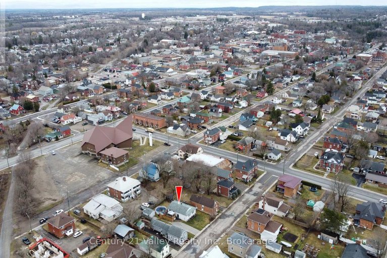29618337/99-queen-street-n/renfrew/renfrew/ontario/K7V2A4_5