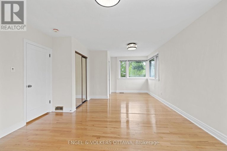 28349600/1960-alta-vista-drive/faircrest-heights/ottawa/ontario/K1H7K8_20