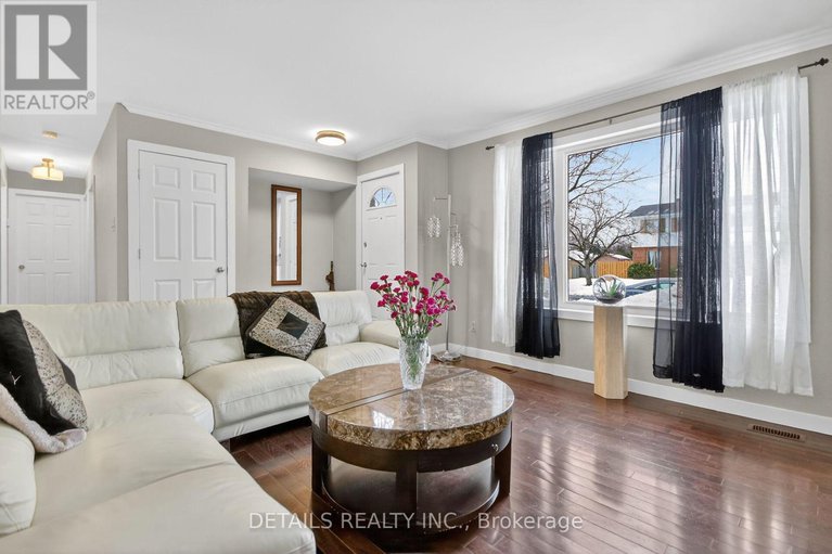 29262354/175-dunlop-crescent/village-of-russell/russell/ontario/K4R1B3_4