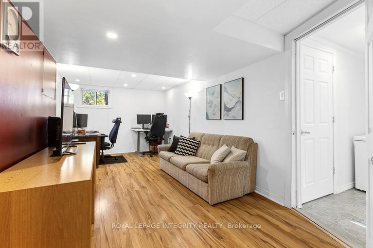 29093564/498-sandhamn-private/hunt-club-parkgreenboro/ottawa/ontario/K1T2Z6_31