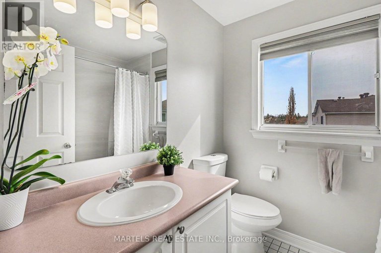 29654525/1113-saint-emmanuel-terrace/convent-glen-north/ottawa/ontario/K1C2J6_17