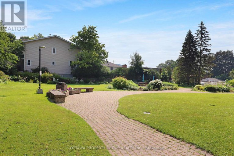 28628193/913-555-brittany-drive/viscount-alexander-park/ottawa/ontario/K1K4C5_27