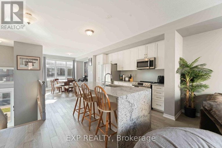 29202606/829-mikinak-road/cfb-rockcliffe-and-area/ottawa/ontario/K1K4Z9_14