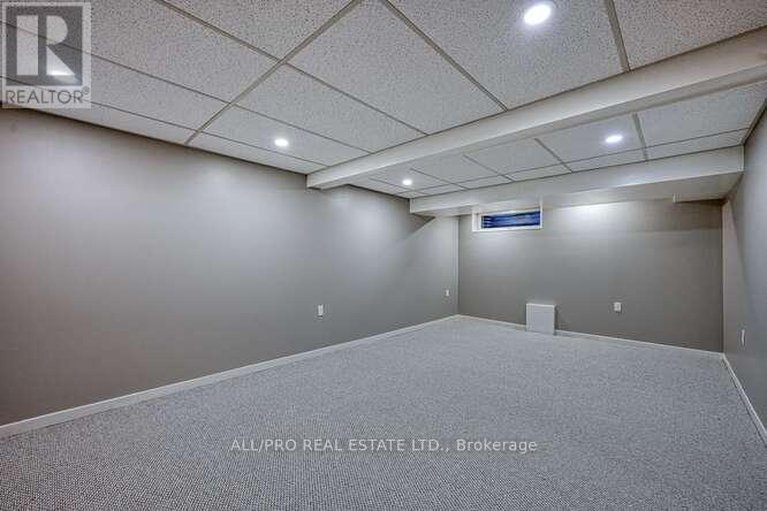 29261422/56-jackson-court/beaverbrook/ottawa/ontario/K2K1B7_26