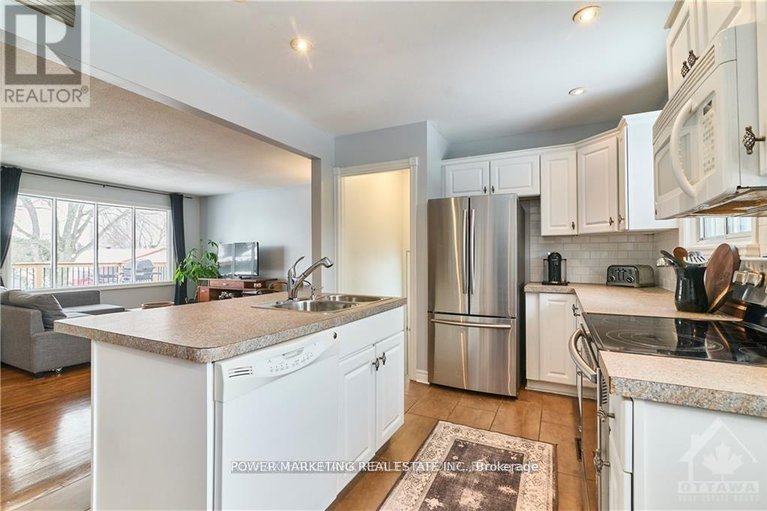 29244921/841-balsam-drive/chatelaine-village/ottawa/ontario/K1E1B8_6