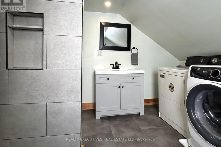 29413176/10030-glen-stewart-road/south-dundas-matilda-twp/south-dundas/ontario/K0E1C0_17