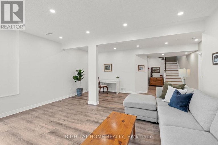 28837852/58-amberlakes-drive/stittsville-central/ottawa/ontario/K2S2A2_30