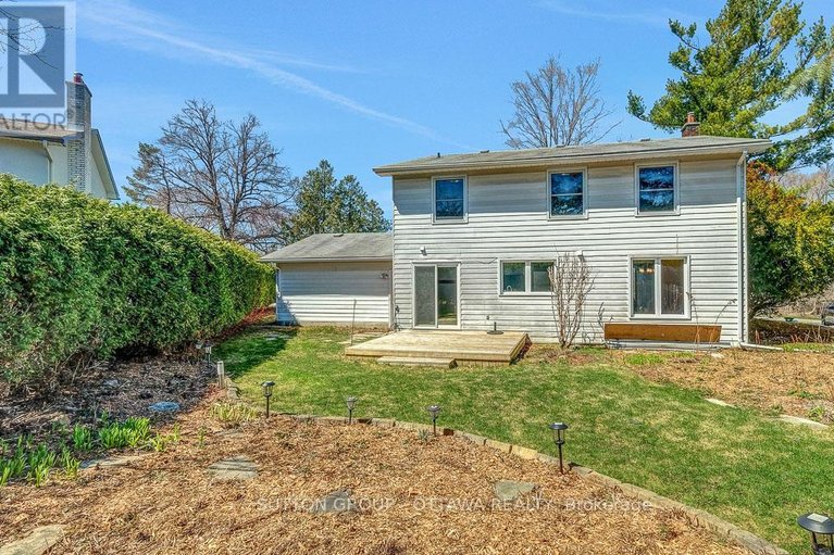 29636036/38-beaver-ridge/city-viewskylinefisher-heightsparkwood-hills/ottawa/ontario/K2E6C7_46