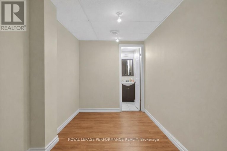 29395865/9-3064-olympic-way/blossom-parkleitrim/ottawa/ontario/K1T1Y6_17