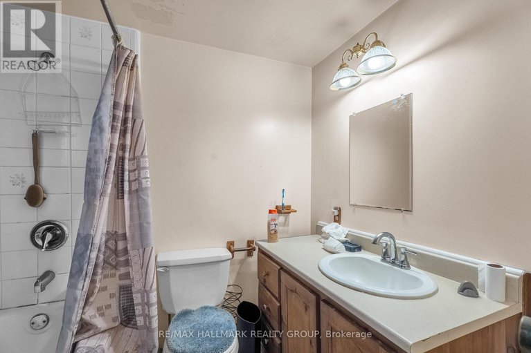 28655529/2784-leonard-street/town-of-rockland/clarence-rockland/ontario/K4K1A4_26