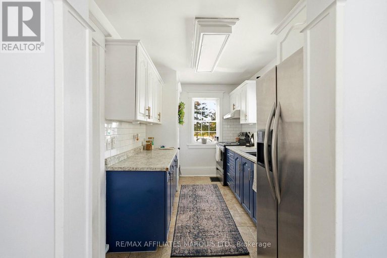 29365860/14-spring-street/maxville/north-glengarry/ontario/K0C1T0_16